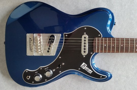 Burns Sonic 2 Pick up  in Blue metallic or Black