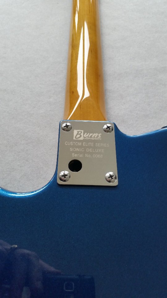 Burns Sonic Deluxe  3 Pick ups in Blue metallic or Black