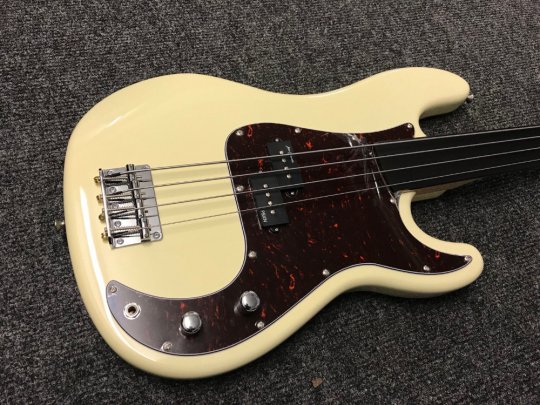 Revelation RPB 65 Fretless  SOLD