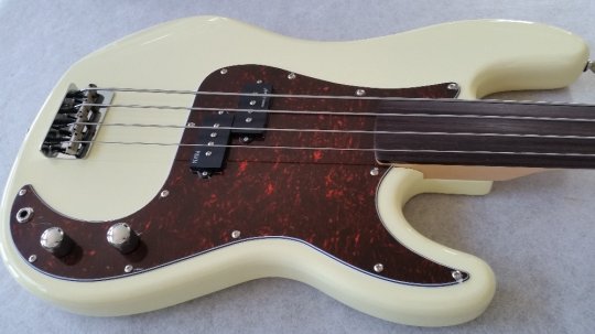 Revelation RPB 65 Fretless  SOLD