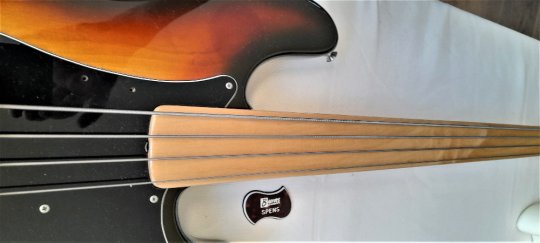 Fender P bas Sunburst Fretless As NEW 1977  RARE,  As NEW