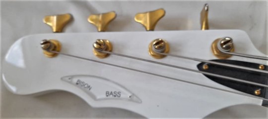 Burns Bison Bass  White Gold   Lefthand   In good cond.